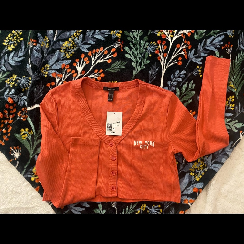 Forever 21 Salmon thick crop top long sleeve shirt NWT S Cute casual v-neck